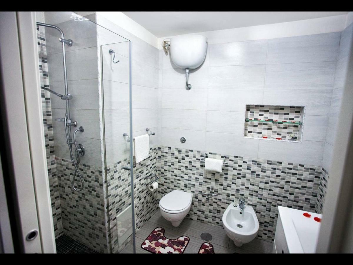 House Antonella Apartment Napoli Bagian luar foto